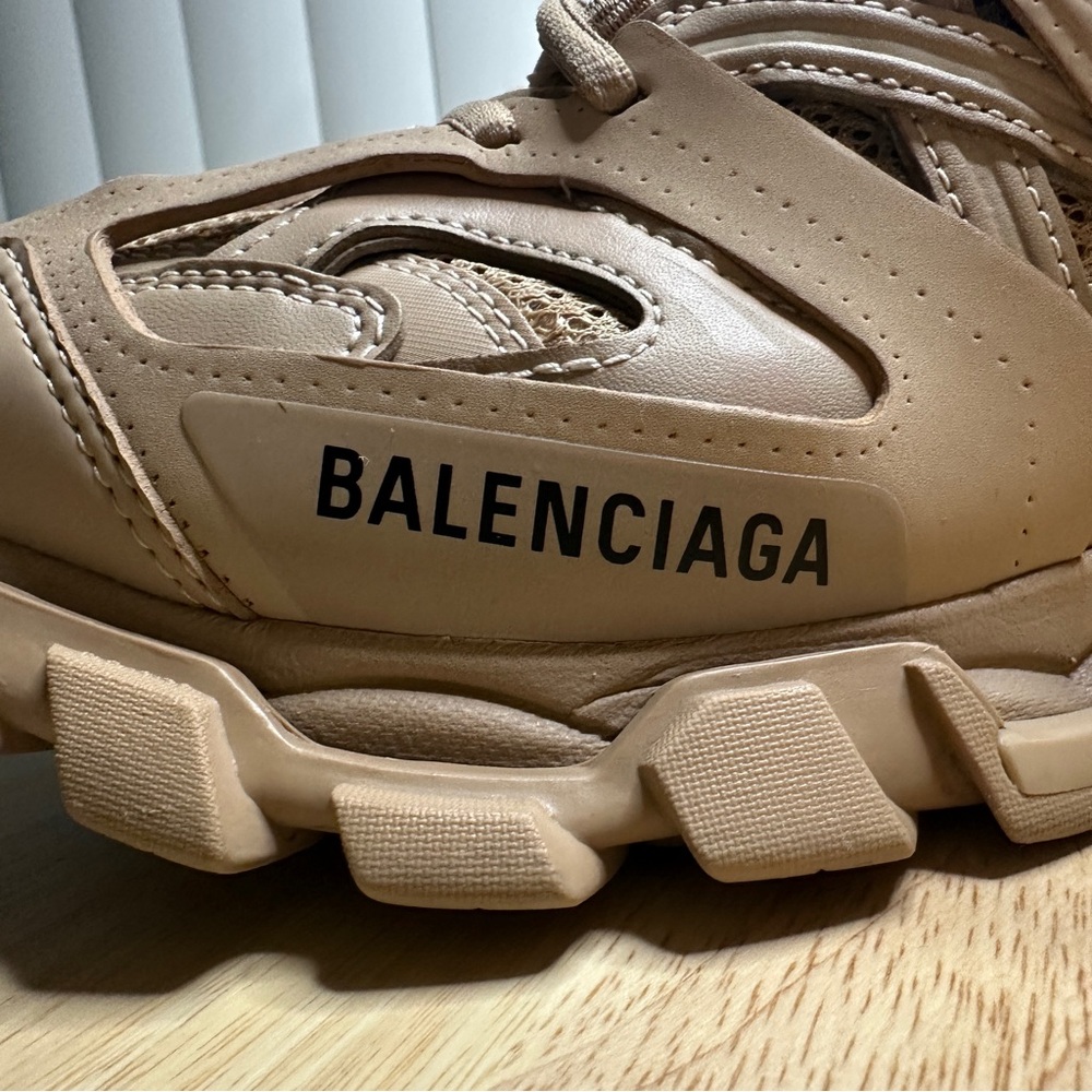 Balenciaga Beige Sneakers - Picture 6 of 12